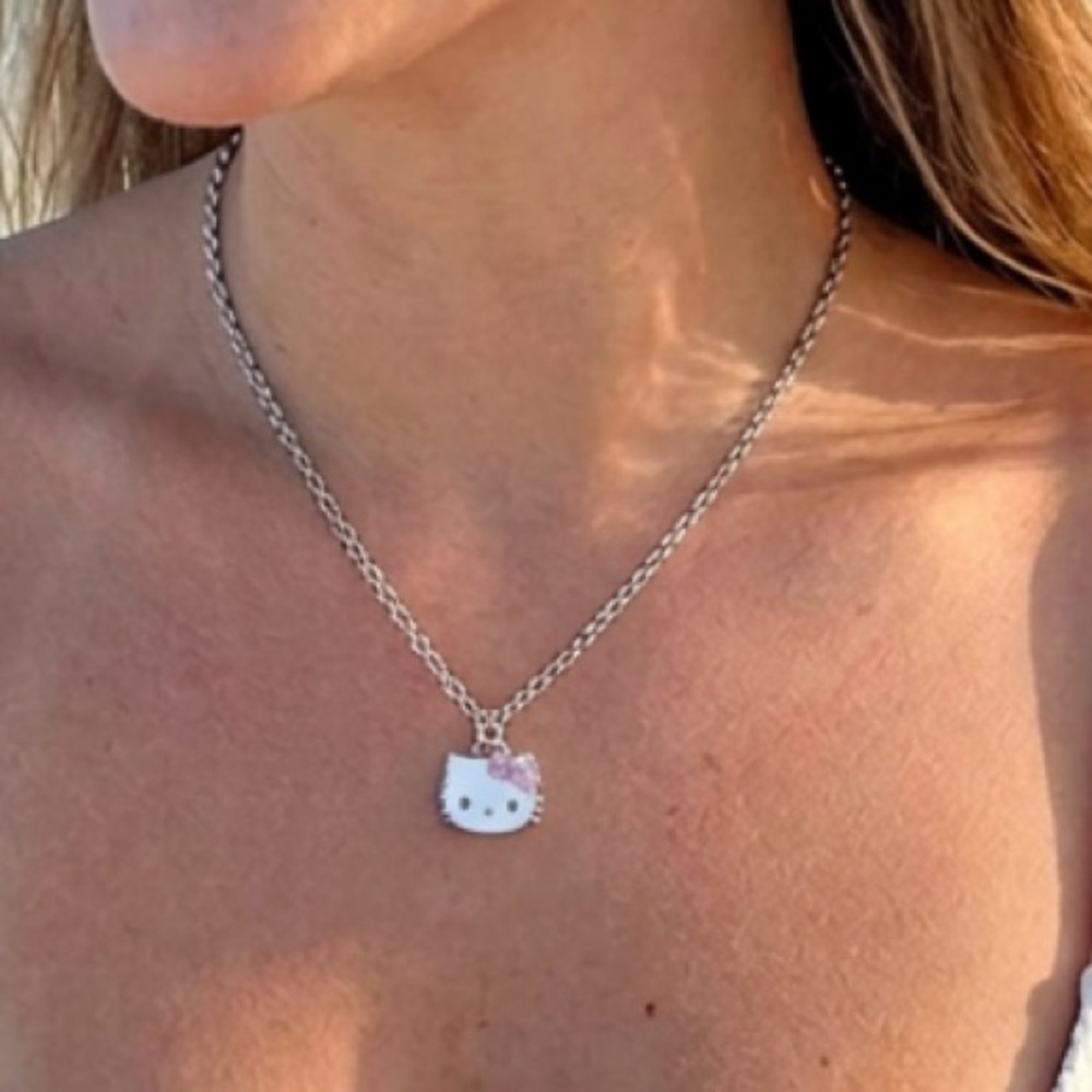 🆕HELLO KITTY: Silver-Tone Pendant Necklace with White Enamel Charm